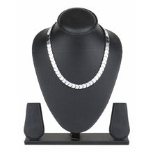 Load image into Gallery viewer, Silver Arrowhead Link Chain Necklace