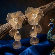 Load image into Gallery viewer, Gold Filigree Cascading Floral Earrings