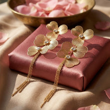 Load image into Gallery viewer, Gold Triple Flower Tassel Earrings