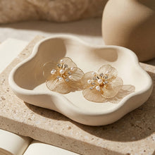 Load image into Gallery viewer, Gold Filigree Flower Pearl Stud Earrings