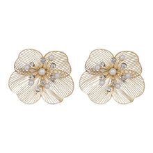 Load image into Gallery viewer, Gold Filigree Flower Pearl Stud Earrings