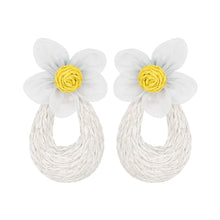 Load image into Gallery viewer, Daisy Mesh Flower Raffia Drop Earrings
