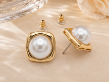 Load image into Gallery viewer, Gold Square Frame Pearl Stud Earrings