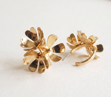 Load image into Gallery viewer, Gold Floral Cluster C-Hoop Earrings
