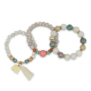 3 LAYERED WHITE BRACELET WITH MULTICOLORED BEADS