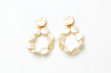 Load image into Gallery viewer, Statement Flat Pearl Earrings