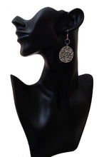 Load image into Gallery viewer, Silver Mesh Circle Earrings