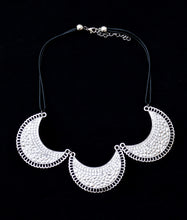 Load image into Gallery viewer, Queen&#39;s Necklace