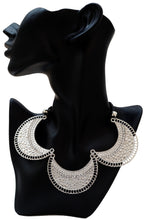 Load image into Gallery viewer, Queen&#39;s Necklace