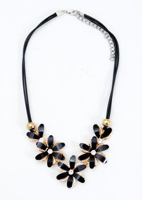 Pretty Flowers Necklace