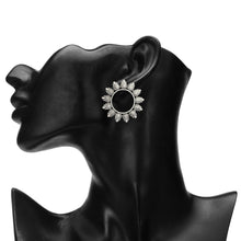 Load image into Gallery viewer, OXIDISED SILVER ROUND LEAFS STUD EARRING