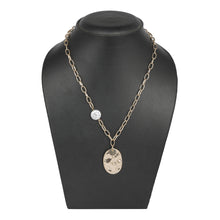 Load image into Gallery viewer, GOLD LINKED CHAIN NECKLACE WITH OVAL PENDANT