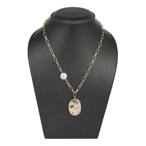 GOLD LINKED CHAIN NECKLACE WITH OVAL PENDANT