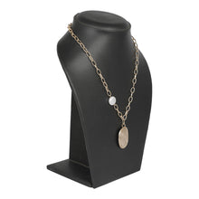 Load image into Gallery viewer, GOLD LINKED CHAIN NECKLACE WITH OVAL PENDANT