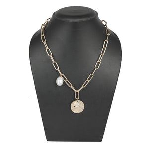 GOLD LINKED CHAIN NECKLACE WITH CIRCULAR PENDANT